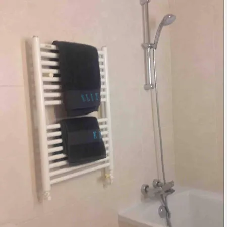 2 Pieces Lumineux Et Calme A Appartement