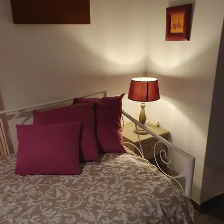 La Romantique Bed & Breakfast Parijs