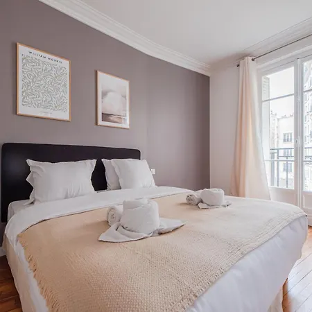 Flat In Near Sacre Coeur شقة باريس