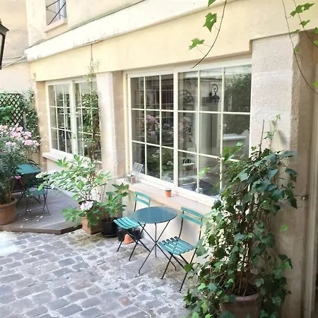 Duplex Sur 2 Etages - Le Marais - Centre Paris