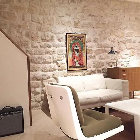 Duplex Sur 2 Etages - Le Marais - Centre Appartement