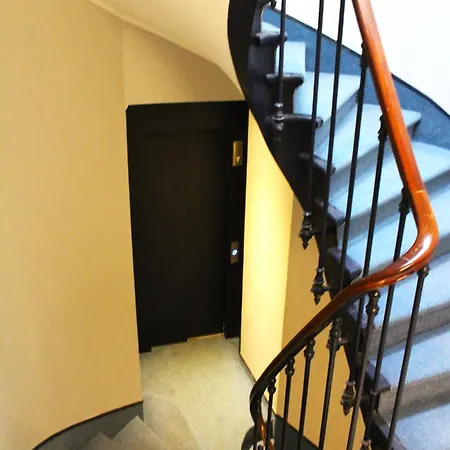 Avia Saphir Montparnasse Paříž