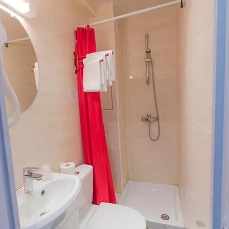 Hipotel Père-lachaise République Hotel Parigi