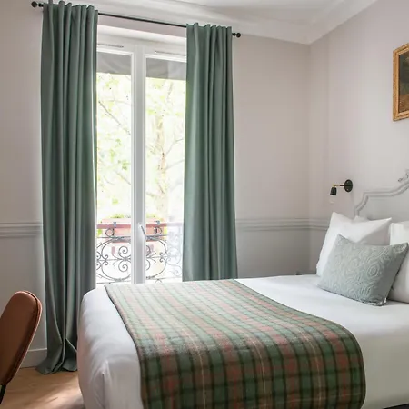 De La Porte Doree Hotel 3*