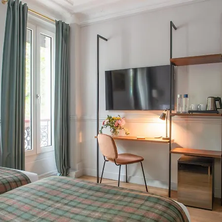 De La Porte Doree Hotel 3*