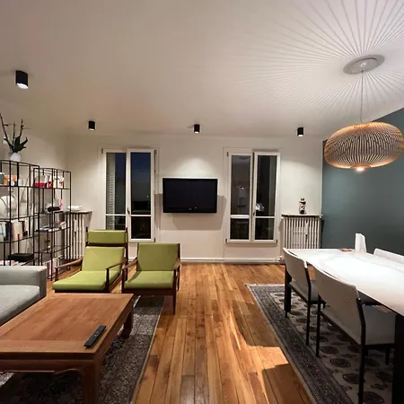 Elegance & Charm In Heart Of Daguerre Apartment