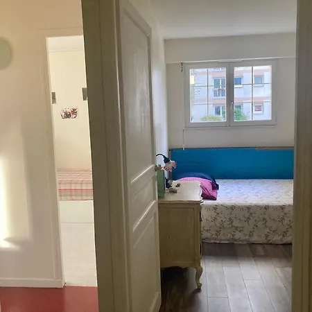 Family Friends Apartment Paris