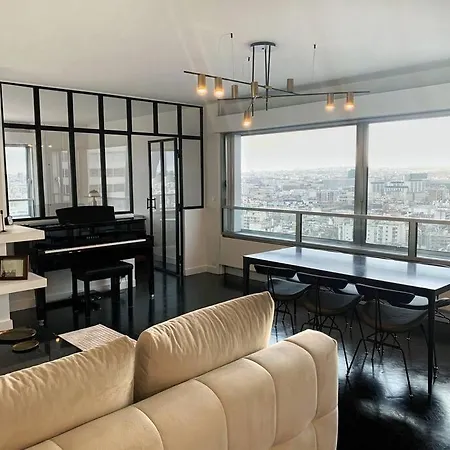 Rare 75m2 Parisian Apartment, Breathtaking Views! *