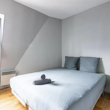 Luxurious 2 Bedroom Tour Eiffel Bourdonnais Free Netflix Apartment *