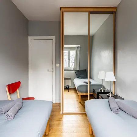 Luxurious 2 Bedroom Tour Eiffel Bourdonnais Free Netflix Paris