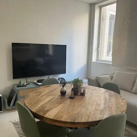 In The Area Of Apartamento Paris
