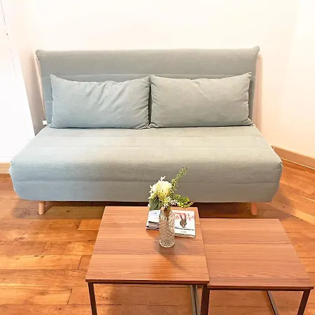 Moderne A Pour 4 Personnes Paris