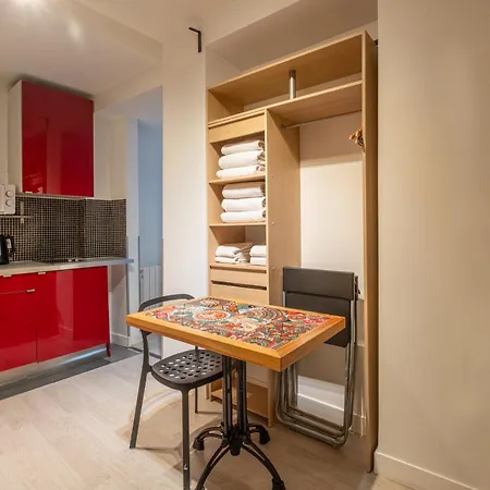Clignancourt Hotel apartamentowy Paryż