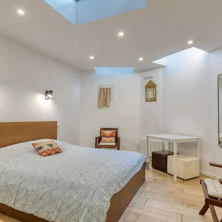 Aparthotel Les Vignes De Montmartre *