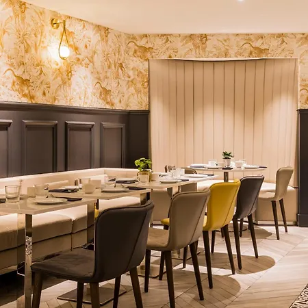 Trinité Haussmann 4*