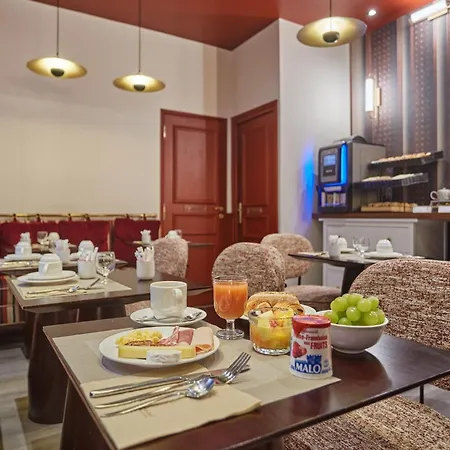 Hotel Lux Picpus 3*
