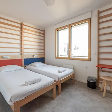 Hostel Ucpa Sport Station