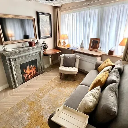 Serenity, Meditation At Notre Dame Apartament