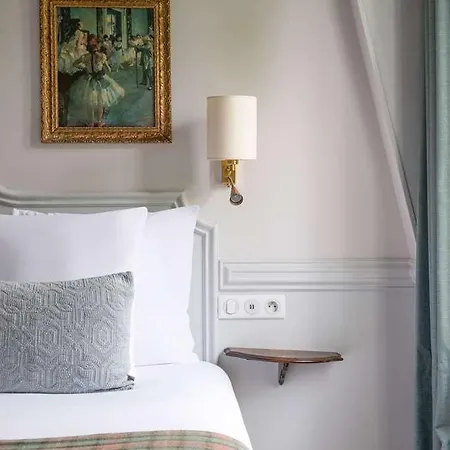 De La Porte Doree Hotel 3*