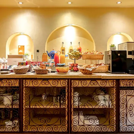 Hotel Royale Montsouris 3*