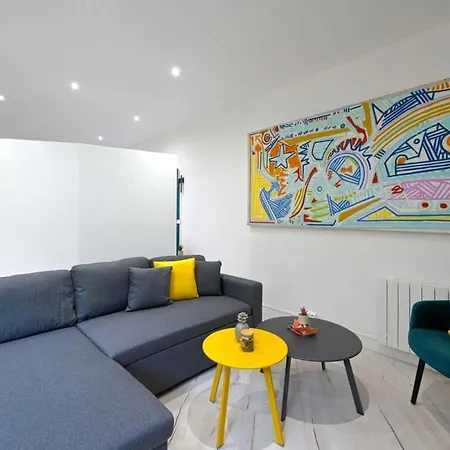 Agreable 2 Piece Au Coeur De 17 Arrondissement Apartment *