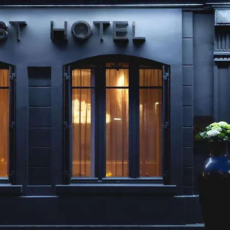 Otel First Tour Eiffel 4*