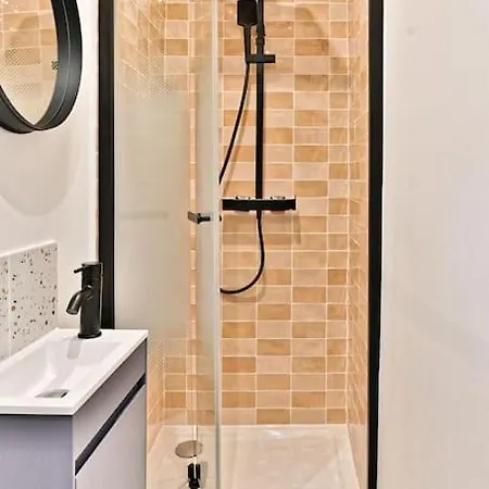 Apartment 3 Sentier *