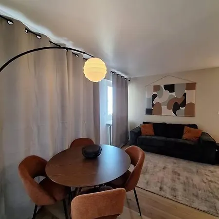 Charmant T2 Renove Avec Balcon - 310b Apartamento *