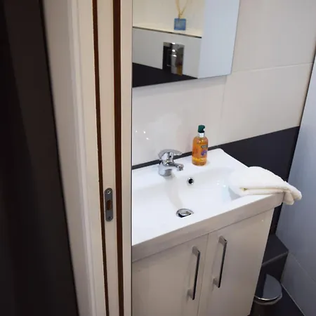 Square Bed & Breakfast 2*
