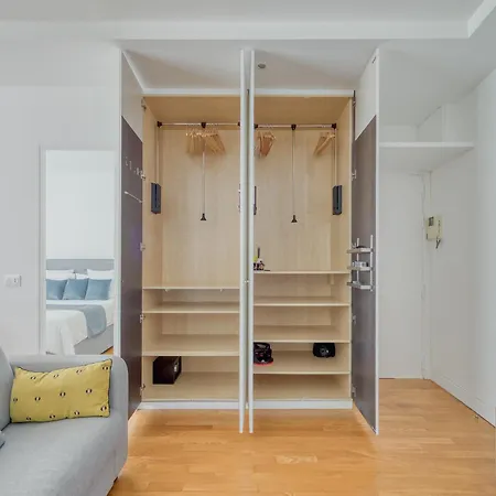 Apartmán Champs Elysees 1br Prime Location Renovated *