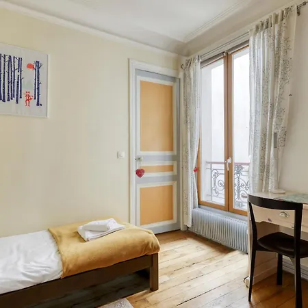 Large Duplex Flat In A Courtyard - Trendy 10 Apartment Paris