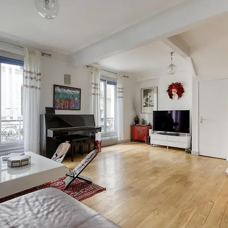Large Duplex Flat In A Courtyard - Trendy 10 Apartment
