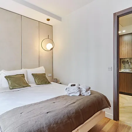 Sublime 3 Bedrooms Center Of By Prestige Apartment