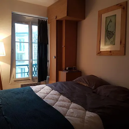 Le 122 Aux Batignolles * Parijs
