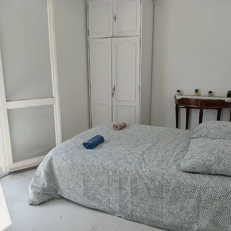 Double Lumineuse Centre Deux Pas Du Metro Homestay szállás *