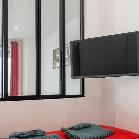 Lavie Maison Eiffel Ac Hot Tub *