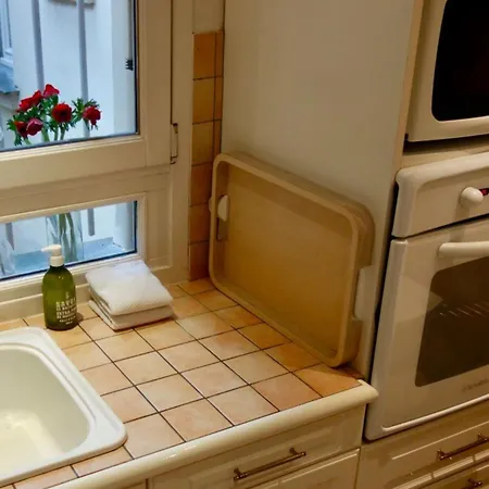 Апартаменты 55 M2 Very Quiet Close To The Eiffel Tower