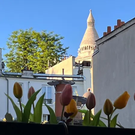 Apartment Montmartre Bright & Quiet Paris