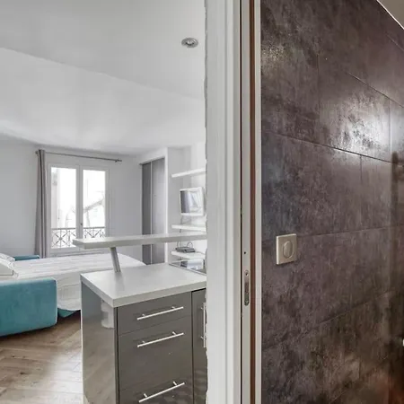 Apartman A Deux Pas De L'elysee Luxe Et Confort Au Coeur De