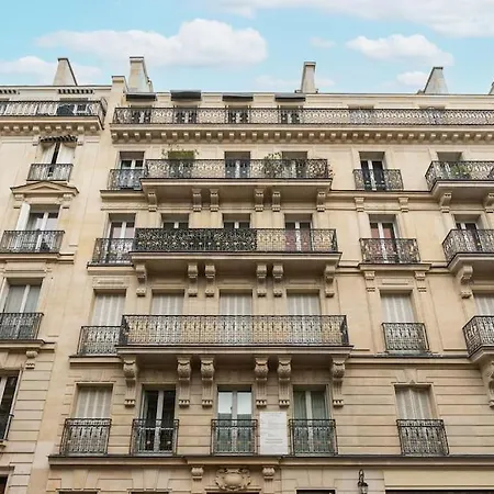Studio Luxe Montaigne Paris