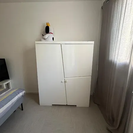 Habitación en casa particular The Olympic In Host Female Guests Only *