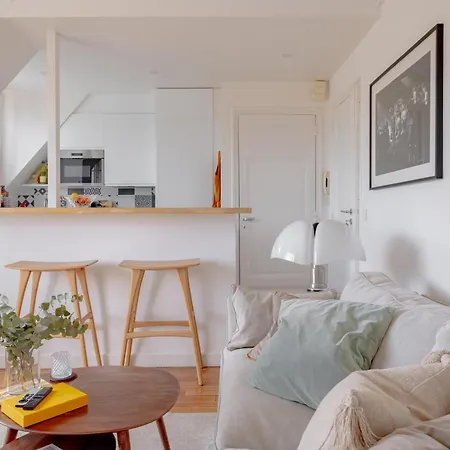 1-bedroom Gem Eiffel Tower View, Terrace, And Ac Apartment Paris