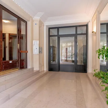 1-bedroom Gem Eiffel Tower View, Terrace, And Ac *