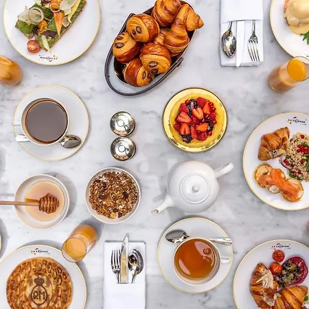 Hotel Le Royal Monceau Raffles 5*