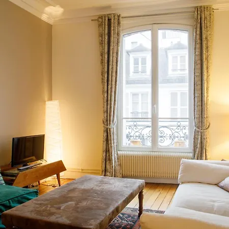 Stylishly Decorated 2bd Montmatre! * Paris