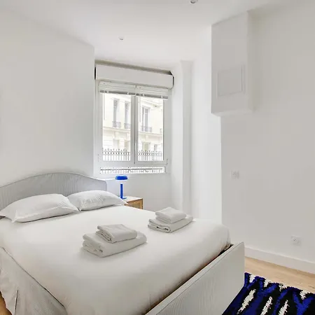 Chic Flat With Garden Terrace -4br-12p - Trocadero