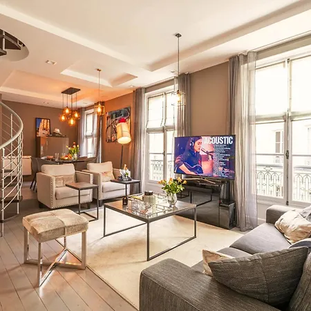 Appartamento 1min Walk From Champs Elysees - Avenue Montaigne - Ac - Self-checkin - Working Desk Parigi
