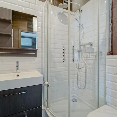 Appartement Doorman - Parisian Historic Gem - Location *