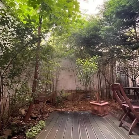Habitación en casa particular Grande Privee Sur Jardin Arbore *