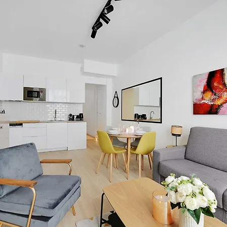 Intimate With Air Conditioner & Jacuzzi 2br 6p Montmartre 公寓